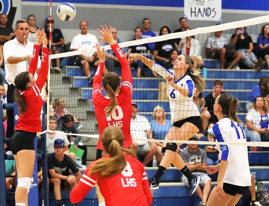 Lodi-Sierra girls volleyball