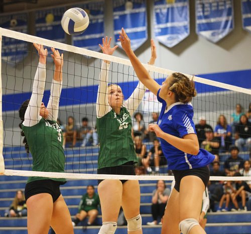 Manteca-Sierra girls volleyball