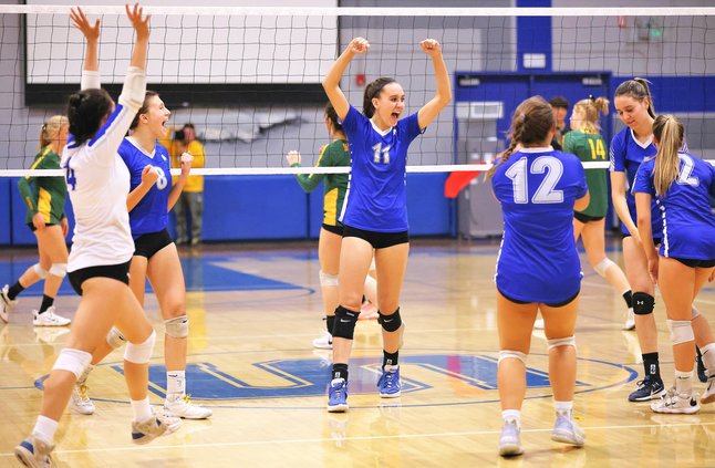 Hilmar-Sierra girls volleyball