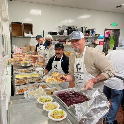 TGM Thanksgiving volunteers