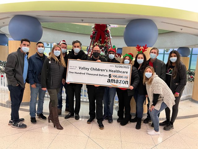 Amazon helps Santa bring Christmas cheer to Valley Children’s patients ...