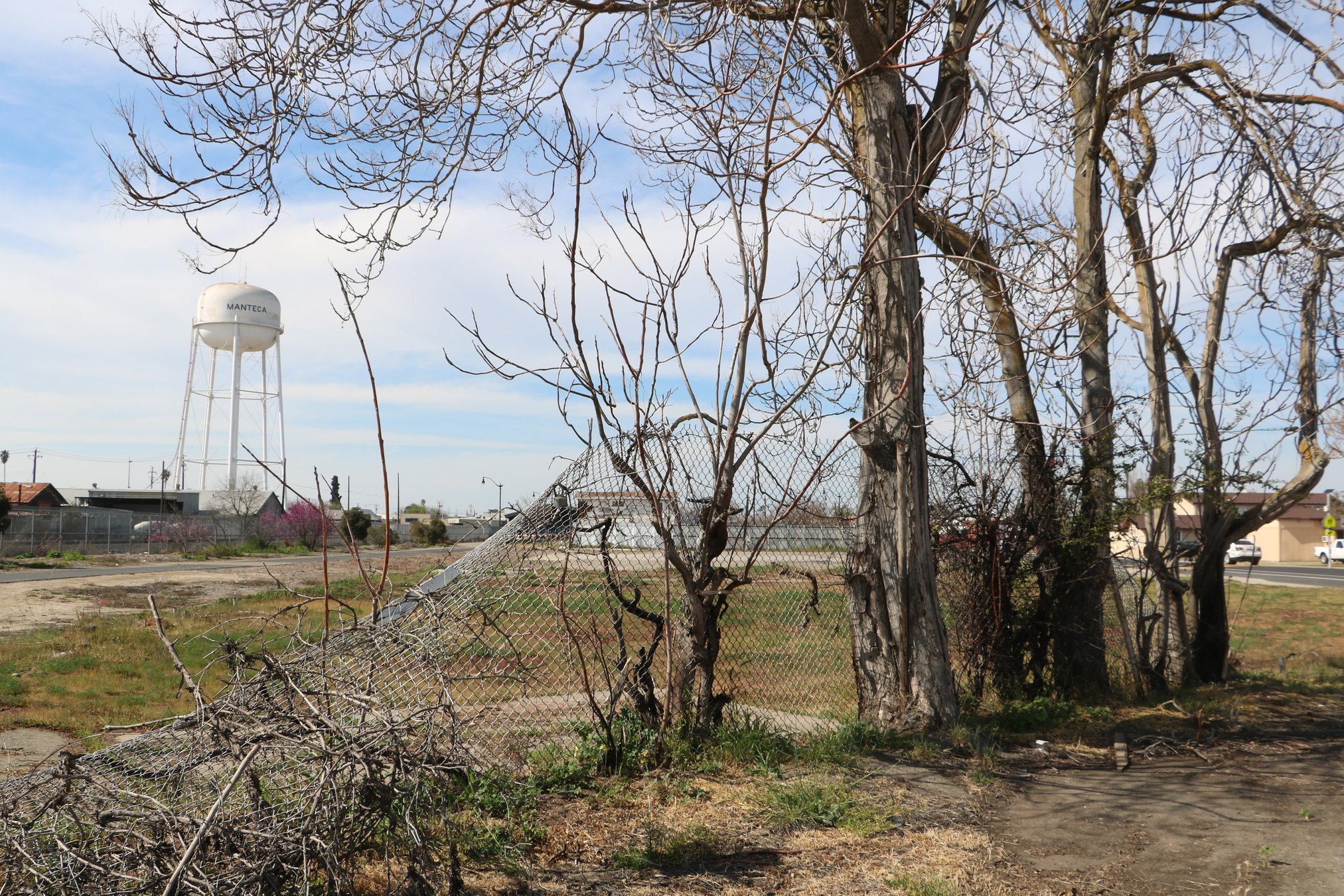 EXPANDING ACE SERVICE Manteca Bulletin