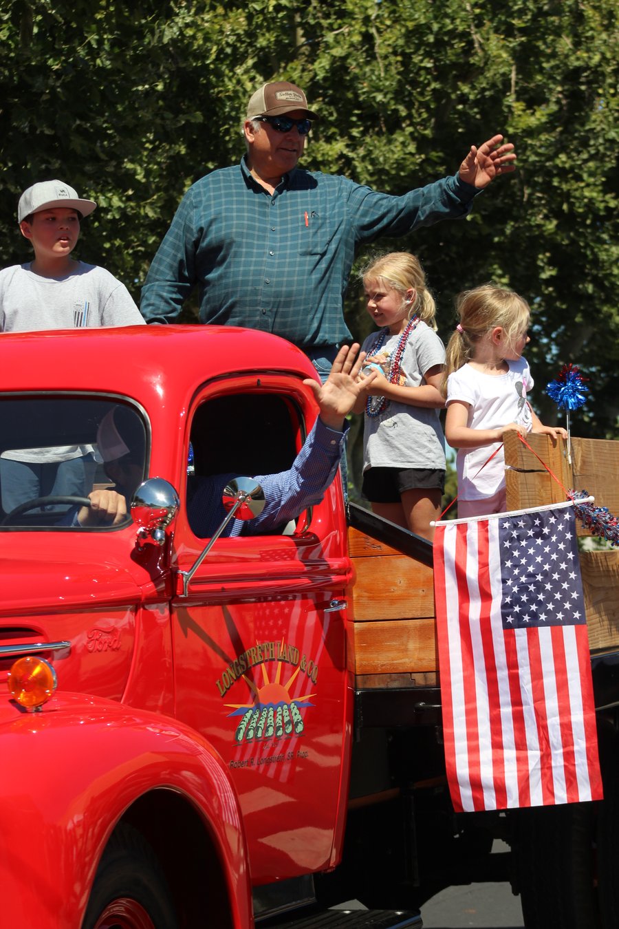 Downtown Parade Hits Plenty Of High Notes Escalon Times
