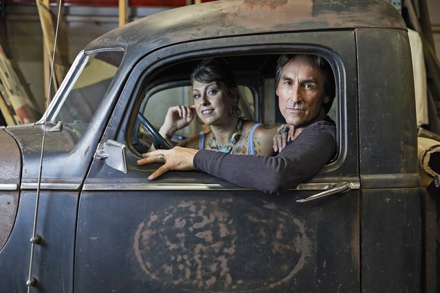 ファン必見！奇跡の中古美品！CARVER RADIAL65㍉ 78a倉庫から発見 American Pickers' to come to California in search for antiques