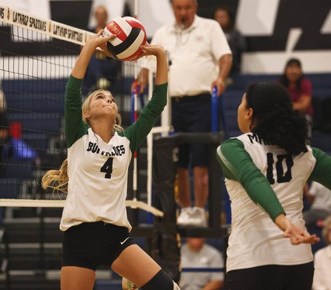 Manteca-Lathrop girls volleyball
