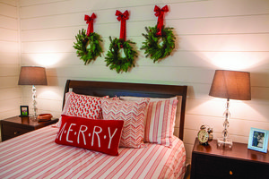 HOLIDAY GUEST PIX