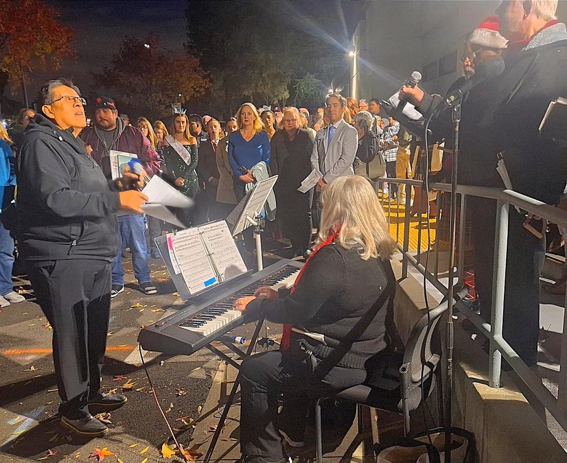 Manteca celebrates 30th tree lighting Manteca Bulletin