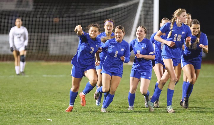 Manteca-Sierra girls soccer