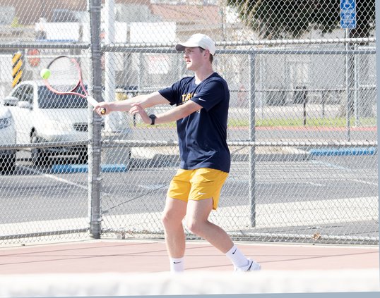 turlock tennis 4-17