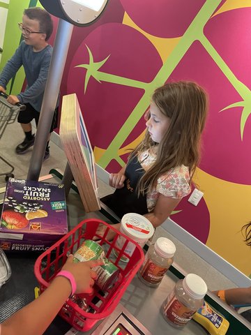 Fair Oaks makes donation to local children's museum - Oakdale Leader - Vimarsana News
