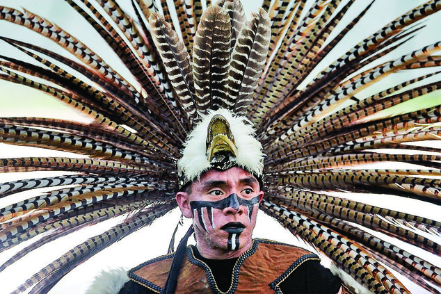 pow wow dancer
