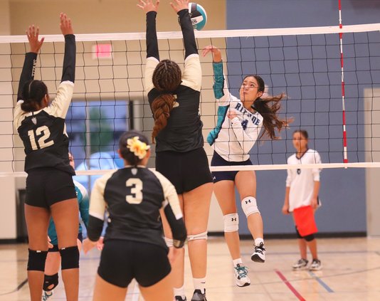 Chavez-River Islands girls volleyball