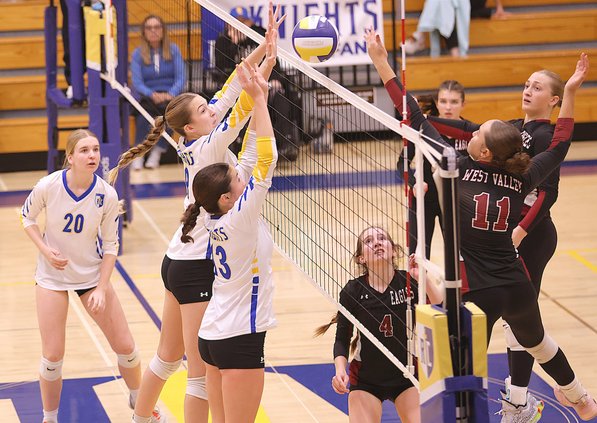 West Valley-Ripon Christian girls volleyball
