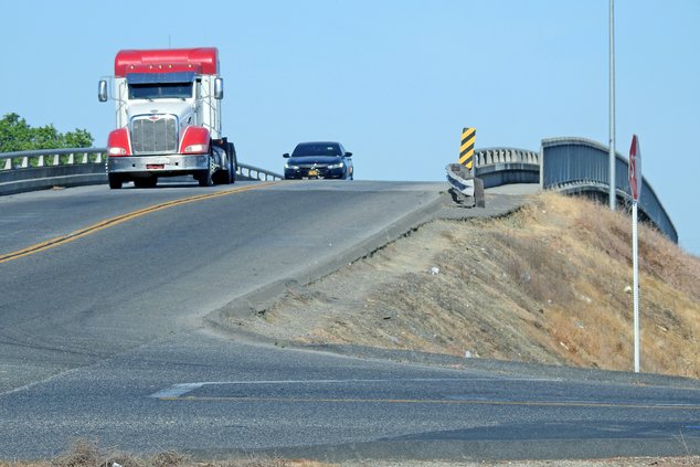 Service Overpass Rt 99