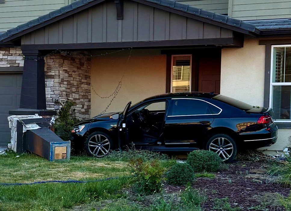 DUI hit-and-run suspect also slams car into home - Manteca Bulletin