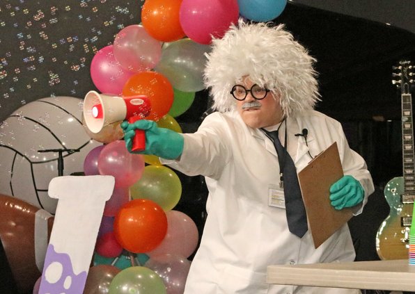 Albert Einstein Amanda Henry