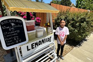 lemonade girl