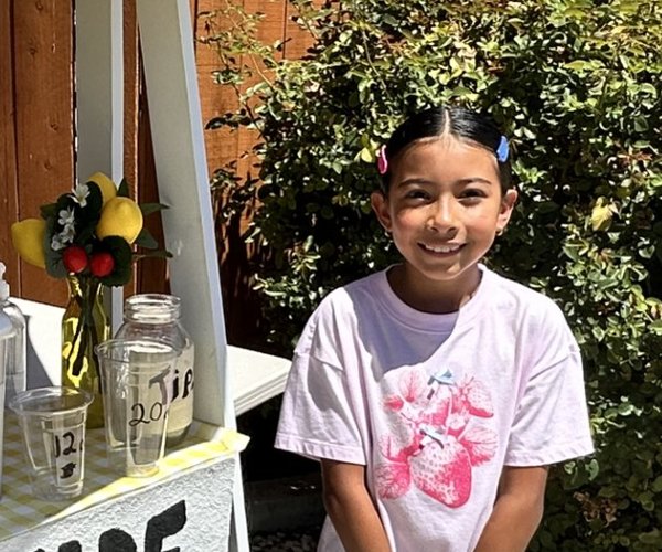 lemonade girl