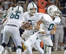 Junior Gomez passes