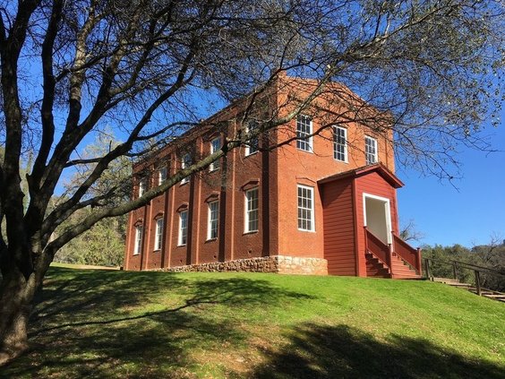 SCHOOL HOUSE