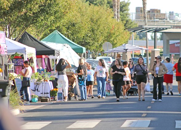 Market crowd Ceres