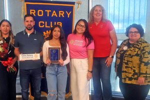 “Student of the Month” Evelyn Navarro