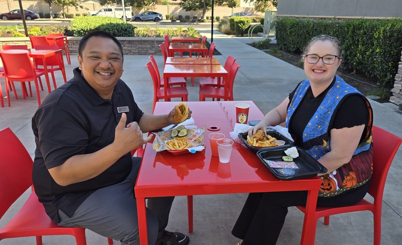 Dave's Hot Chicken Customers
