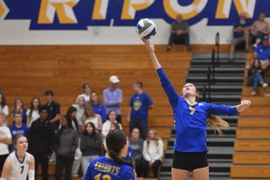 Los Banos-Ripon Christian girls volleyball