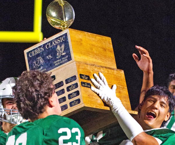 Jaycob Casias and his Central Valley football teammates