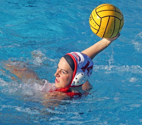 Jaelyn Silva and Ceres High’s girls water polo team
