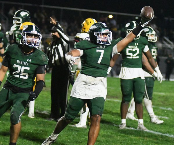 Tracy-Manteca football
