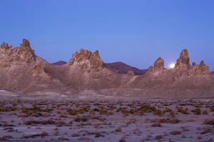 trona pinnacles