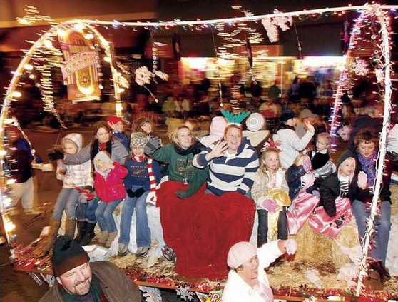 XMAS-PARADE10-12-06-09