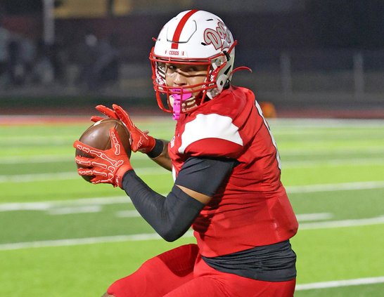 receiver Eric De Lozada