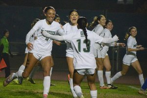 Manteca-Sierra girls soccer