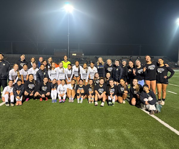 THS girls soccer alumni game