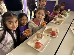 Denair kids eating pizza