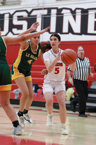 Lady Reds close season with gritty Senior Night win over Le Grand ...