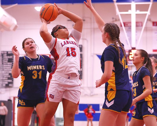 Lancers take care of Nevada Union