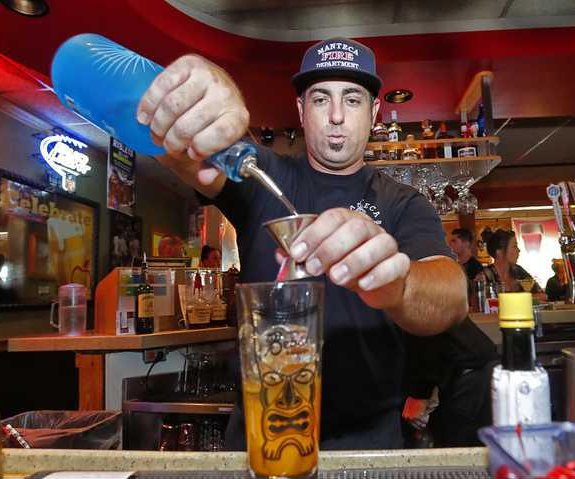 MFD TIP FIREFIGHTERS APPLEBEES3 8-31-17