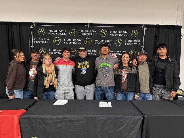 Hughson’s Aviles and Soria put pen to paper, set sights on Arizona