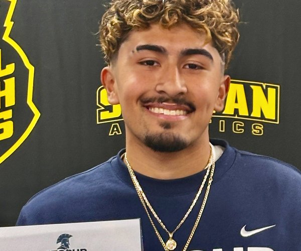 Carlos Santos signing