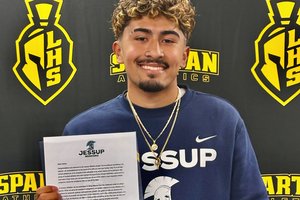 Carlos Santos signing