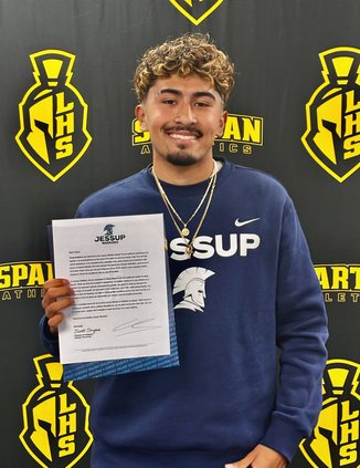 Carlos Santos signing