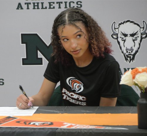 Brooklyn Cornish signing