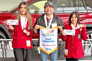 CVHS seniors Khushi Kang and Leilah Zuniga