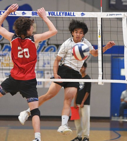 Schmidt’s clutch kills help Sierra overcome Ripon in 5th set