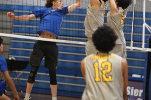 Rio Linda-Sierra boys volleyball