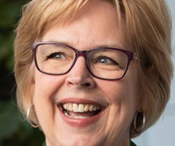 Laurie Smith dies