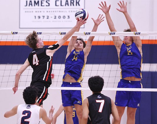 Ripon Christian-Beyer boys volleyball